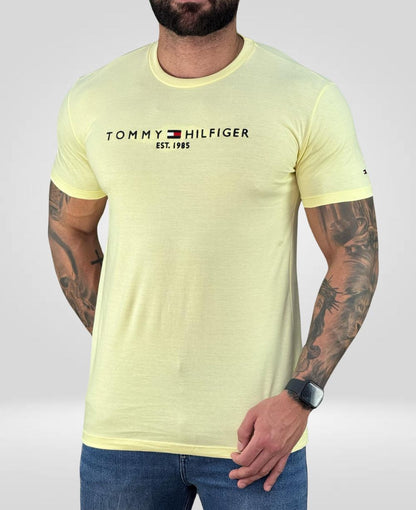 Camiseta Amarilla Masculina Est.1985 - Tommy Hilfiger