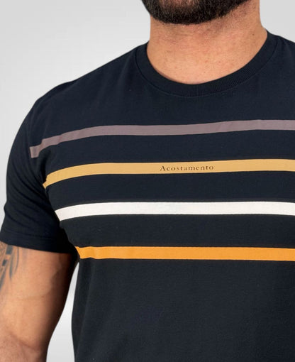 Camiseta Negra Casual Masculina Líneas de Colores - Acostamento